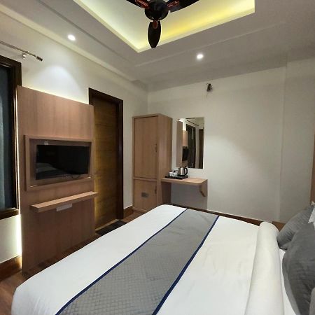 Hotel Crown Savoy, Near Railway Station & Guru Nanak Dev University Amritsar Luaran gambar