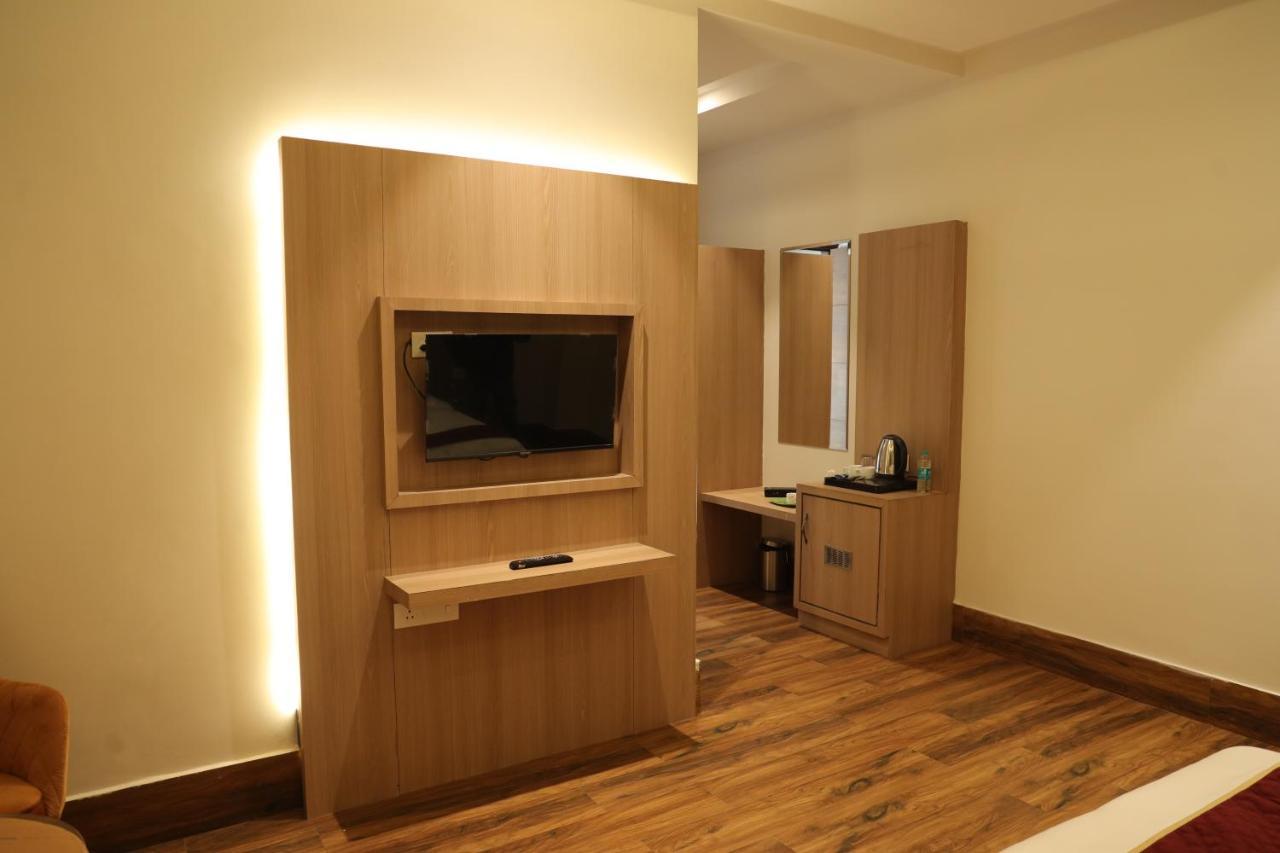 Hotel Crown Savoy, Near Railway Station & Guru Nanak Dev University Amritsar Luaran gambar