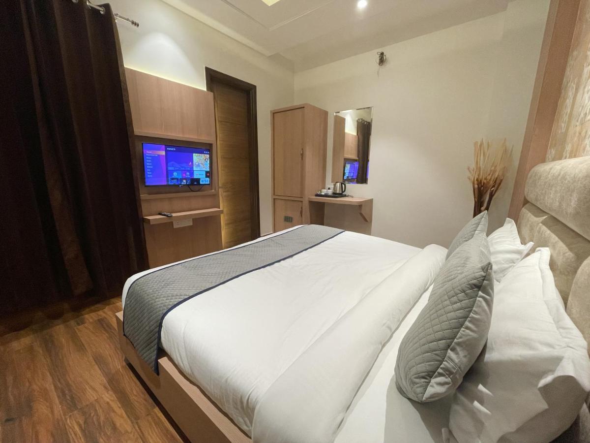 Hotel Crown Savoy, Near Railway Station & Guru Nanak Dev University Amritsar Luaran gambar