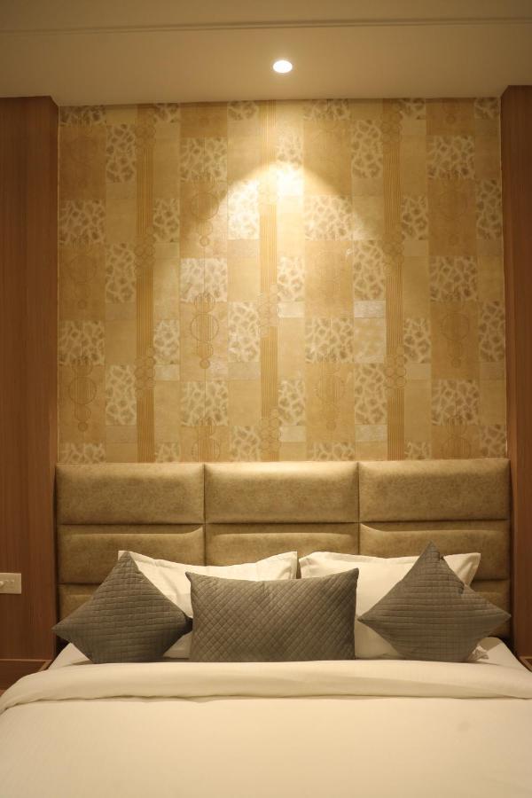 Hotel Crown Savoy, Near Railway Station & Guru Nanak Dev University Amritsar Luaran gambar