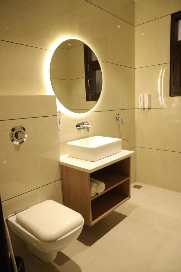 Hotel Crown Savoy, Near Railway Station & Guru Nanak Dev University Amritsar Luaran gambar