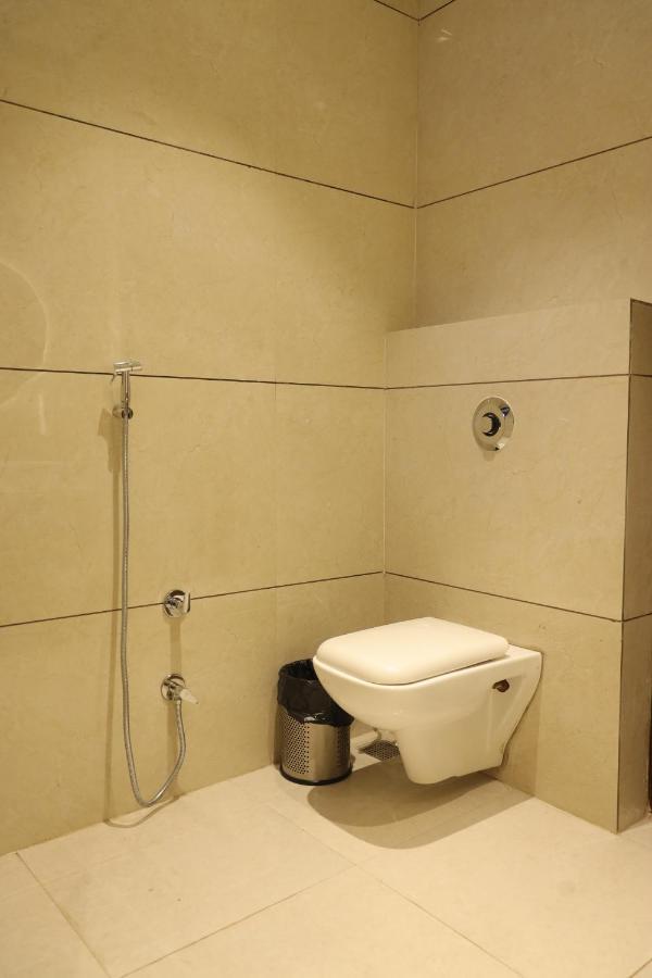 Hotel Crown Savoy, Near Railway Station & Guru Nanak Dev University Amritsar Luaran gambar