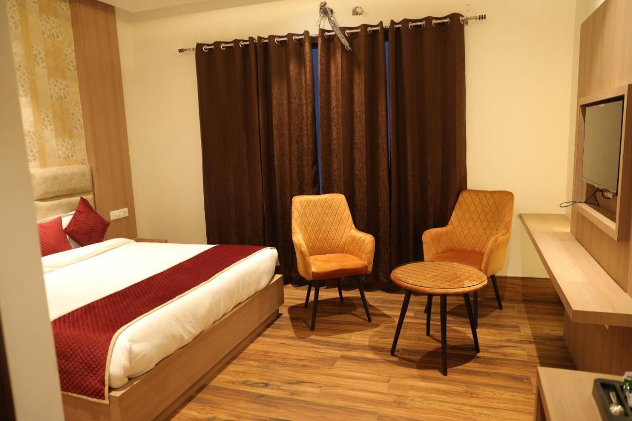 Hotel Crown Savoy, Near Railway Station & Guru Nanak Dev University Amritsar Luaran gambar