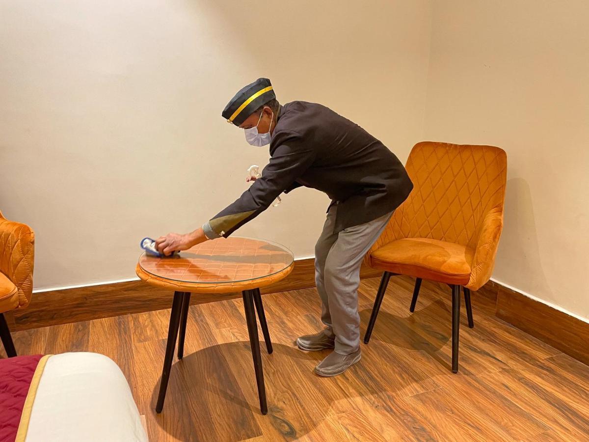 Hotel Crown Savoy, Near Railway Station & Guru Nanak Dev University Amritsar Luaran gambar