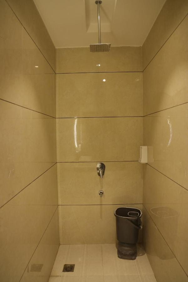 Hotel Crown Savoy, Near Railway Station & Guru Nanak Dev University Amritsar Luaran gambar