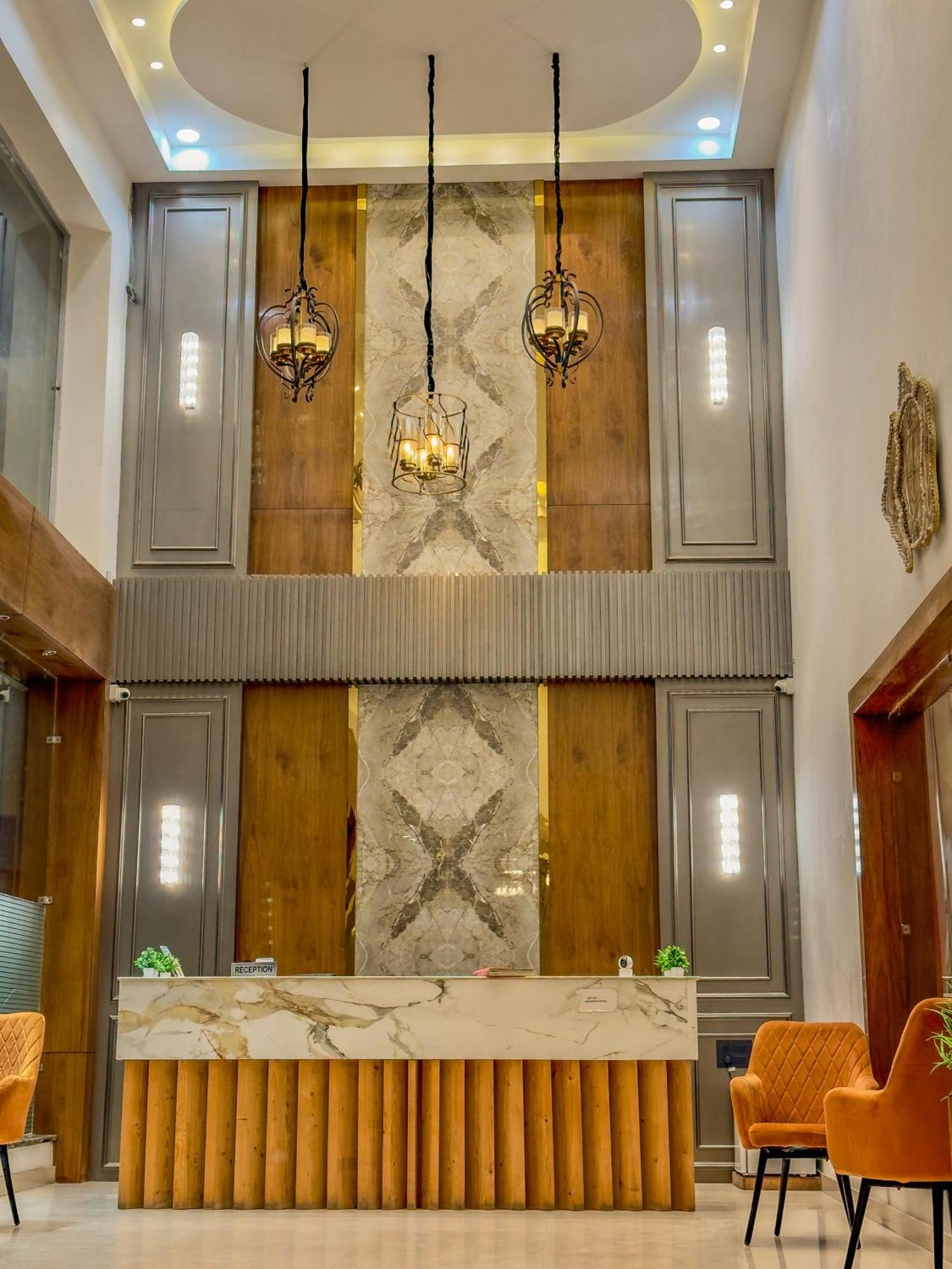 Hotel Crown Savoy, Near Railway Station & Guru Nanak Dev University Amritsar Luaran gambar