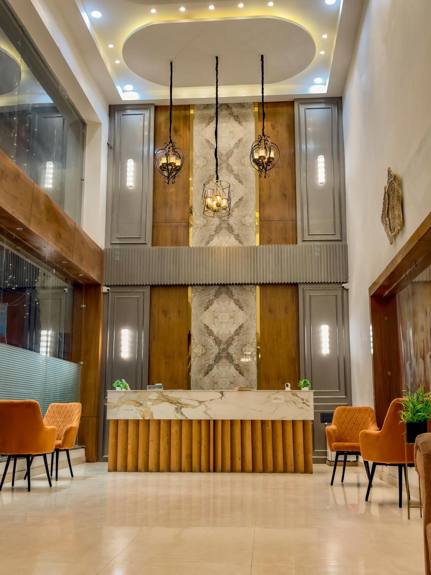 Hotel Crown Savoy, Near Railway Station & Guru Nanak Dev University Amritsar Luaran gambar